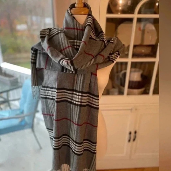V. FRAAS Cashmink Gray and Red Plaid Large Cozy-Core, Soft Wrap Shawl - Picture 8 of 11
